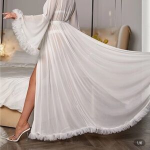 SHEIN White Lace Trim Robe